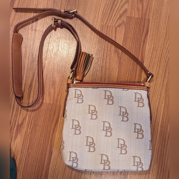 [Dooney & Bourke] NWT Cross Body Purse - Picture 3 of 7